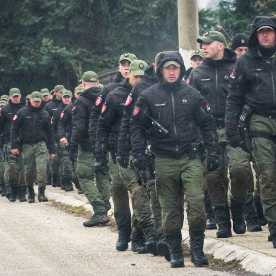 Potraga za devojčicom se nastavlja; Policija postavila šatore