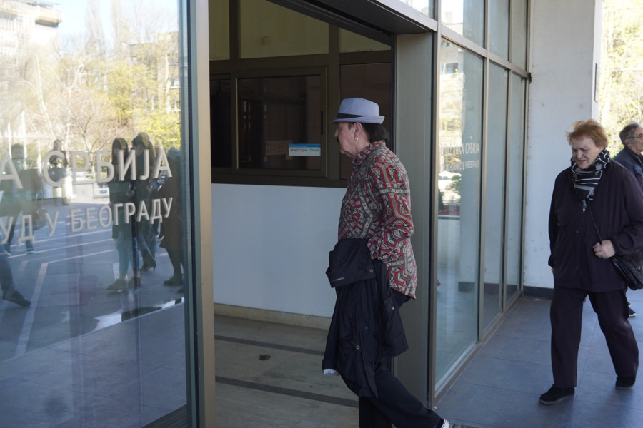 Haris Džinović došao u sud zbog razvoda, nema Meline FOTO