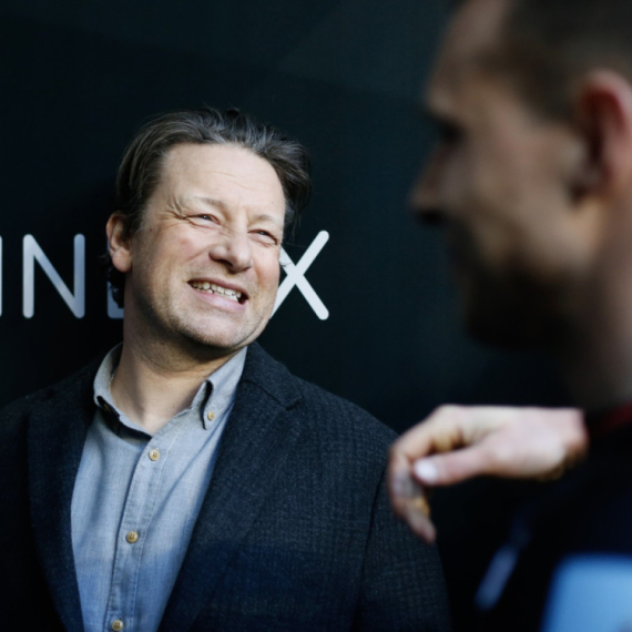 Džejmi Oliver "slomljen" nakon skandala: Izvinio se starosedeocima
