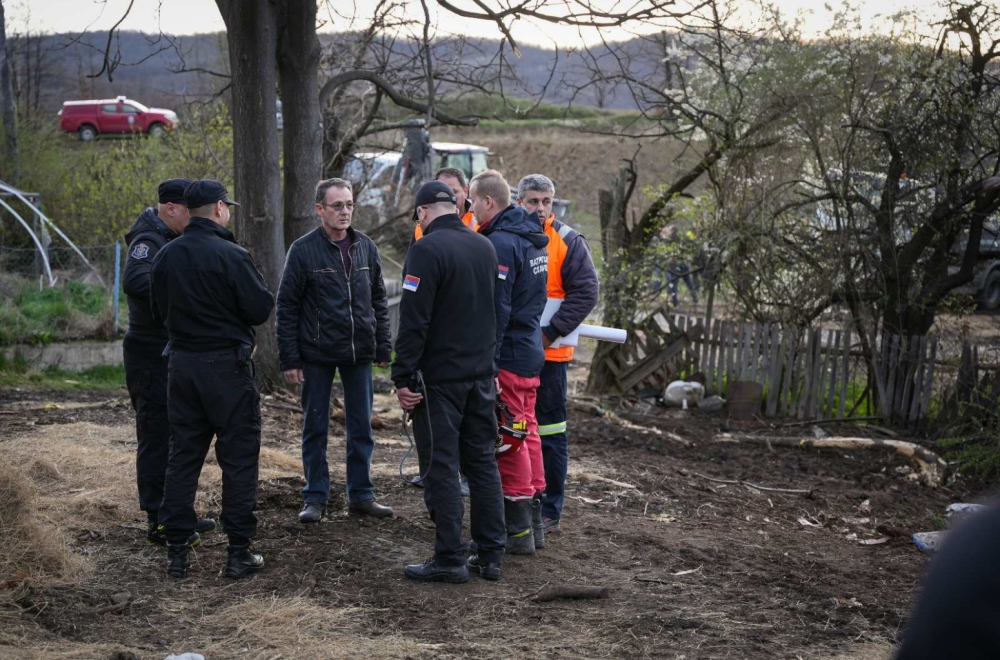 Policija počela da pretresa kuće i legitimiše meštane Banjskog Polja