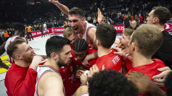 Euforija u svlačionici Olimpijakosa posle pobede nad Partizanom VIDEO