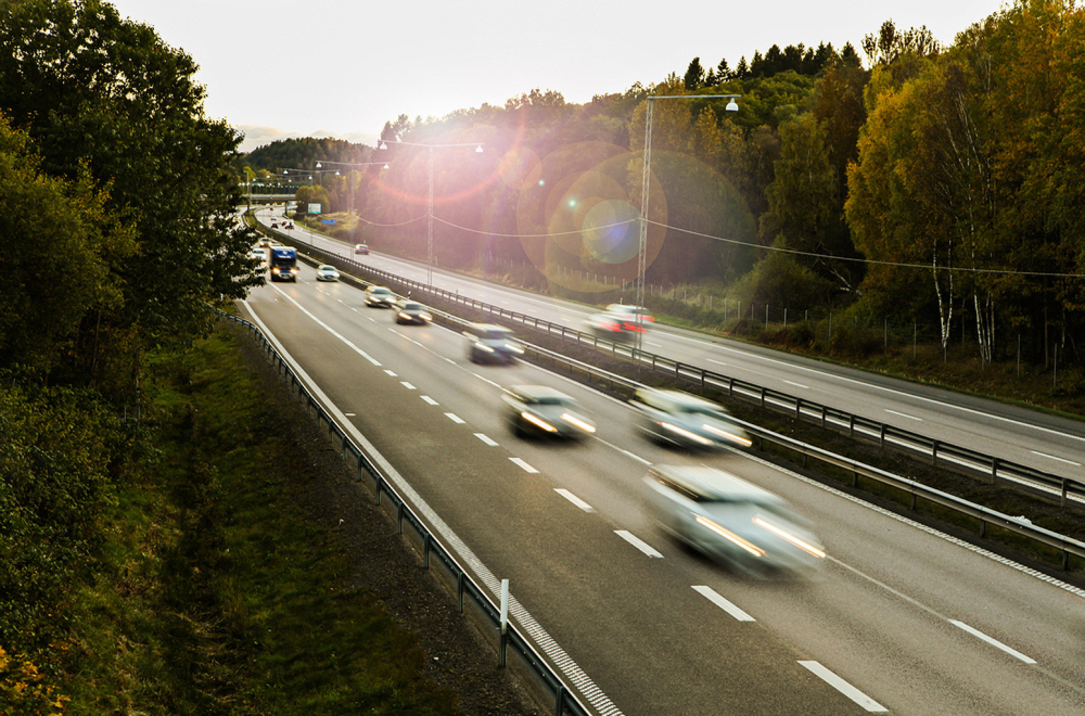 Chaos on the roads in Serbia – A truck driving in the wrong direction on the highway VIDEO