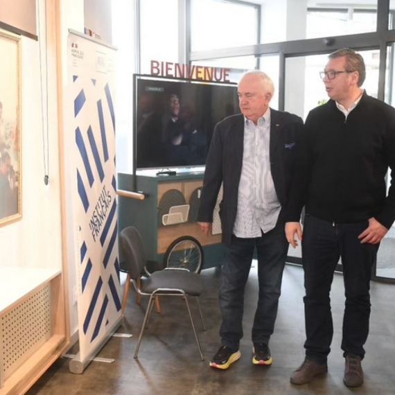 Vučić na izložbi "Božidar Maljković – veoma francuski život": Kud ćete bolju pripremu za OI u Parizu FOTO