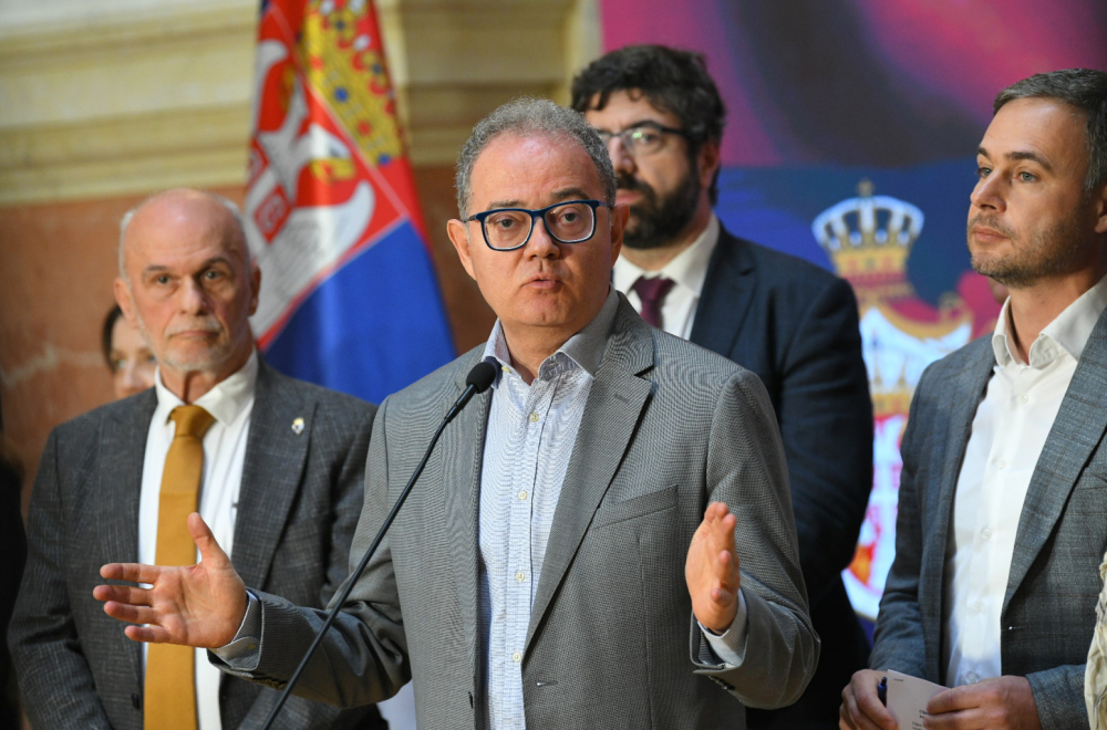 Srbija nije demokratska država? Uhapšen maloletnik zbog protesta u Britaniji, Lutovac da se oglasi