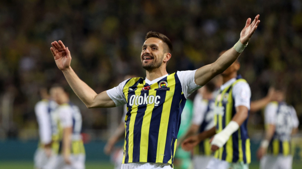 Tadić se vraća na mesto uspeha da završi karijeru?