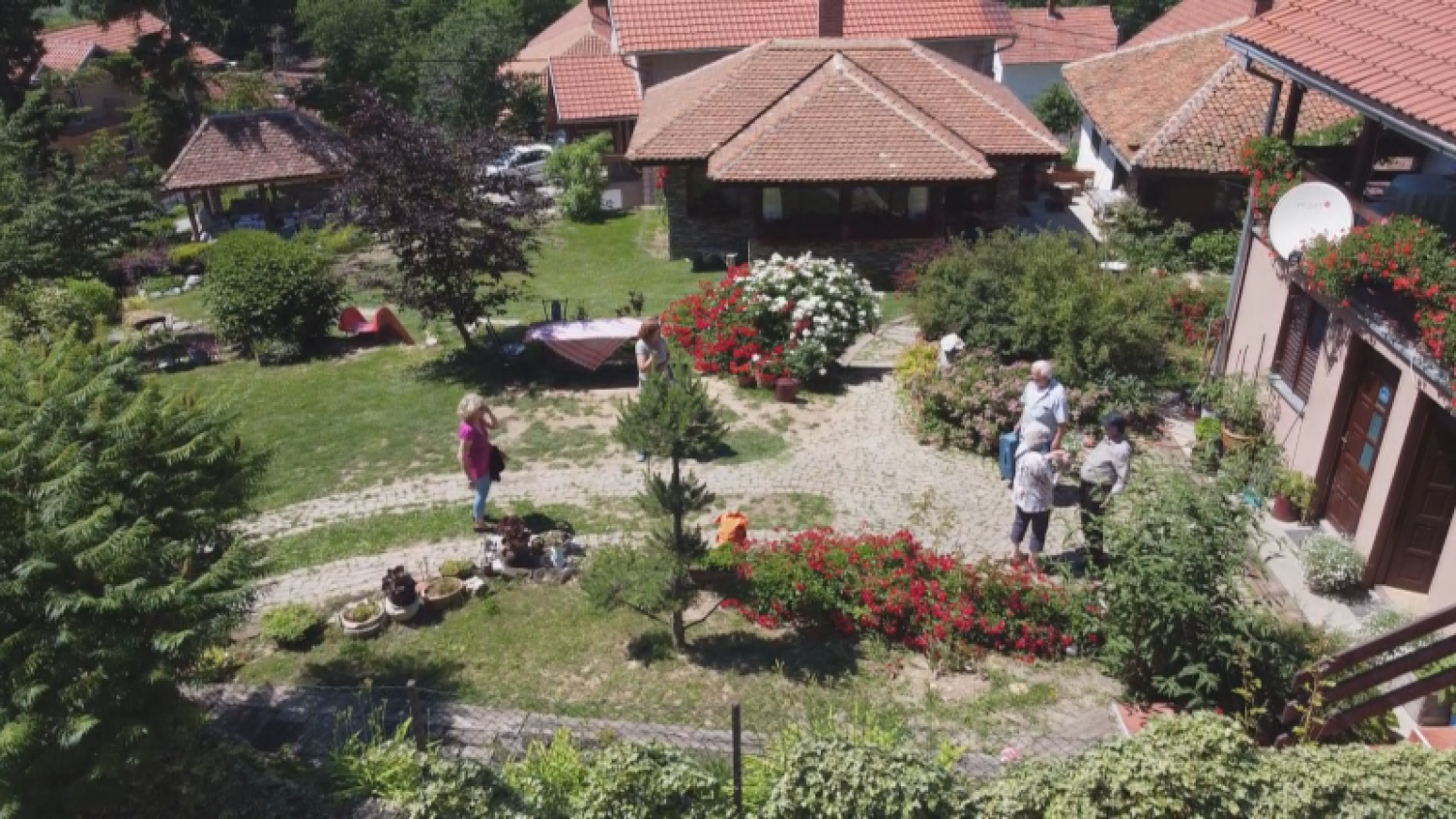 Čuvarkuća, mesto gde se spava na slamarici i gde se jedu samo srpski specijaliteti FOTO