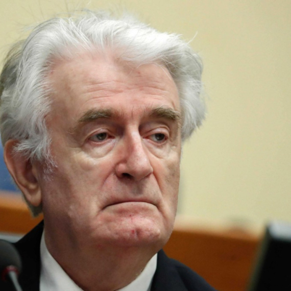 Radovan Karadžić u britanskom zatvoru u užasnim bolovima i bez lekarske pomoći