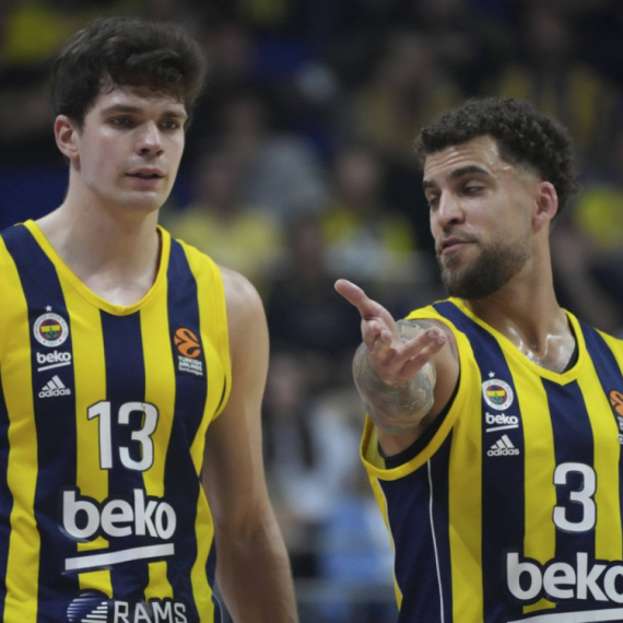 Fenerbahče izdao Partizan, Efes dobio "istanbulski rat", Zvezda poslednja nada crno-belima