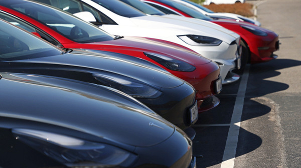 Rekordna zaliha neprodatih automobila: Razlika između proizvodnje i prodaje nikad veća