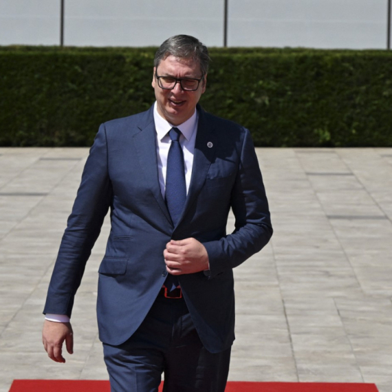 Objavljen zastrašujući snimak: Ovako izgleda brutalna hajka protiv Vučića VIDEO