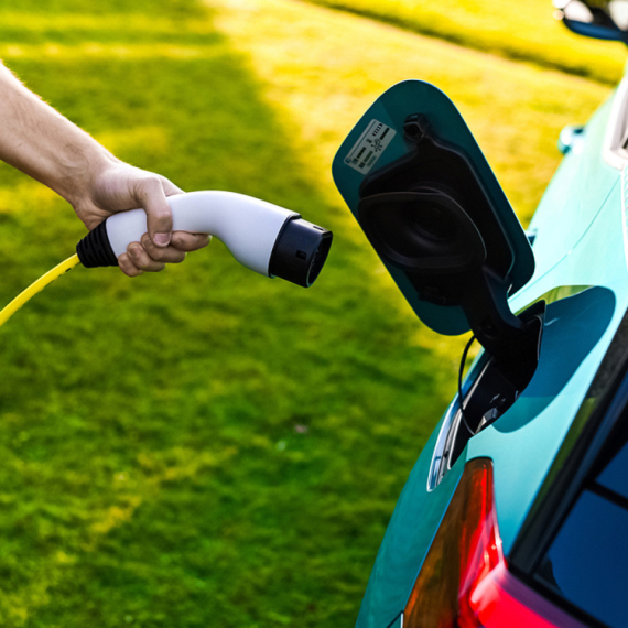 Šok za vozače električnih automobila: Punjenje skuplje i do 62%!