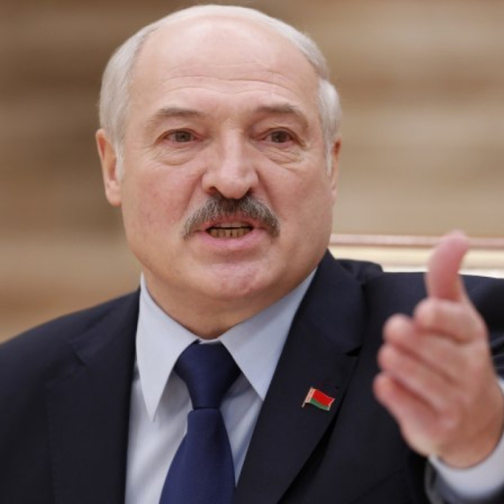 Lukašenko: Zapad spreman da da novac samo za oružane borbe