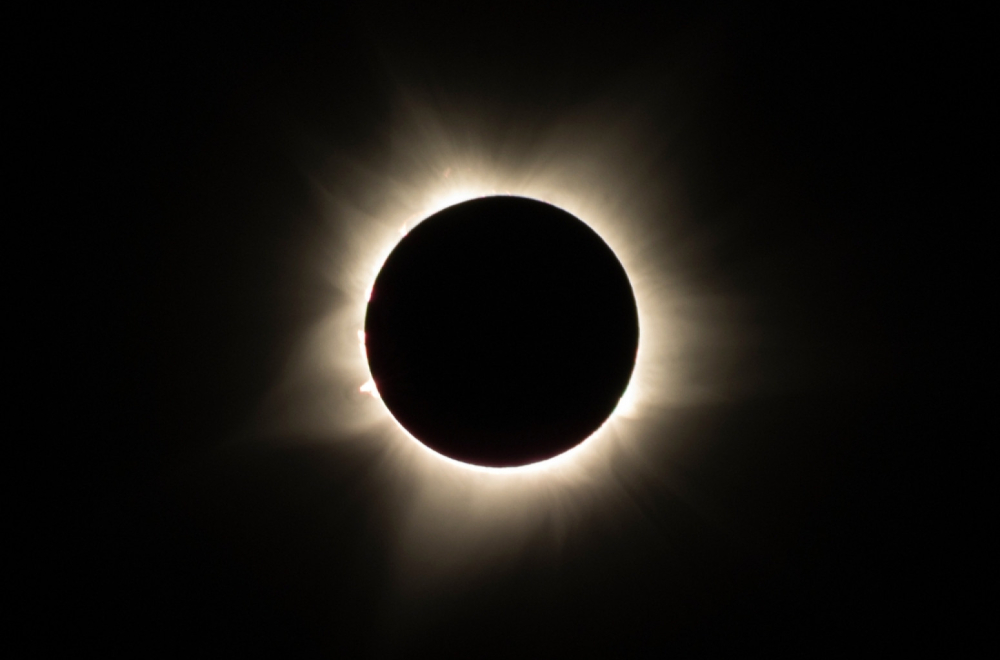 Milioni ljudi posmatrali pomračenje Sunca FOTO/VIDEO