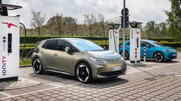 Da li je bum električnih automobila pri kraju? Novi podaci otkrivaju veliki preokret