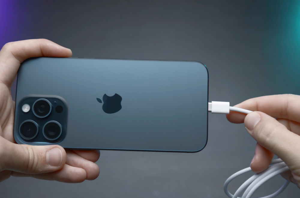 iPhone može da se puni i ovako: "Zahvali se Evropskoj uniji za to"
