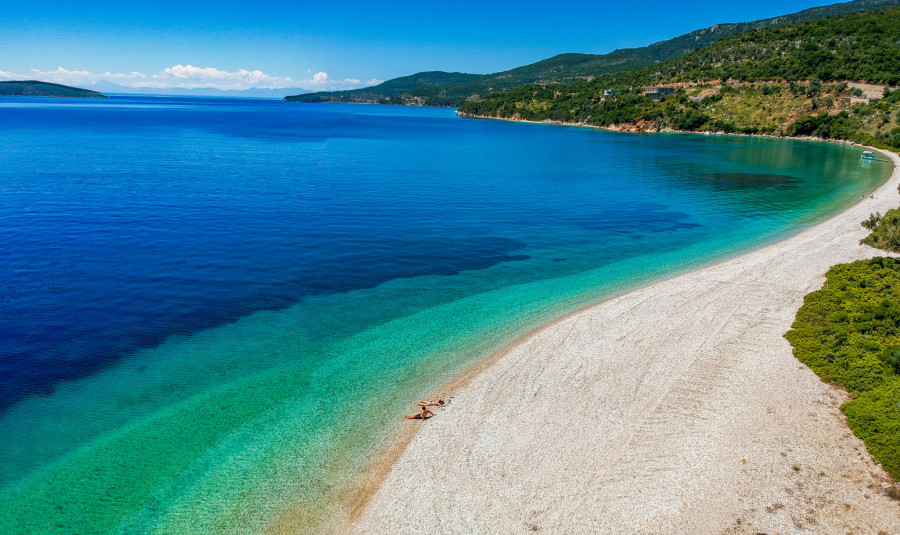 Dok svi hrle na poznata letovališta, ovo rajsko grčko ostrvo ostaje skriveni biser Mediterana