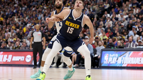 Jokić pravio šou na podbacivanju –  Gober se smejao VIDEO