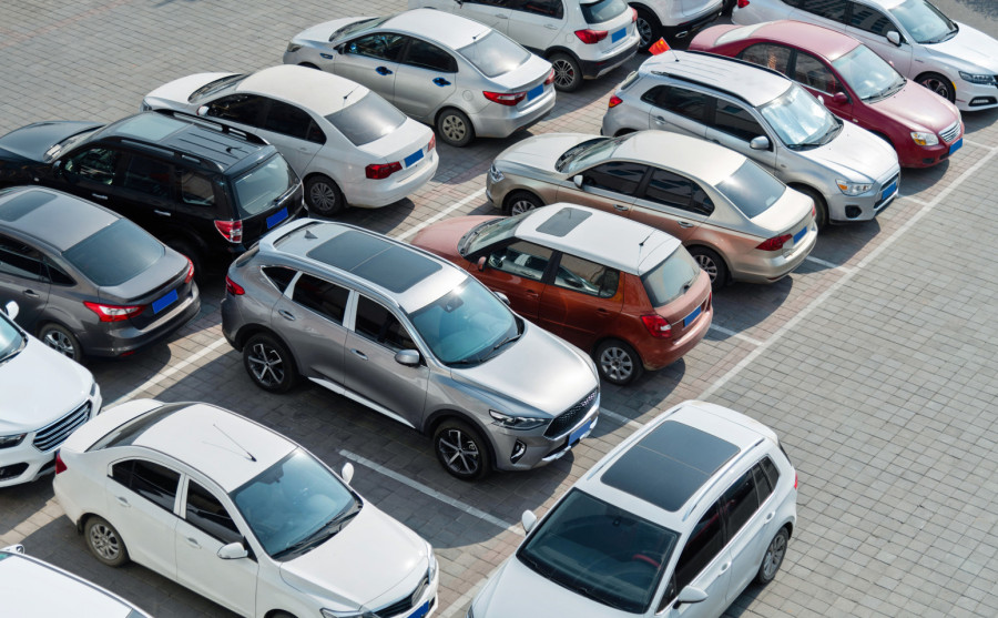 Ovo više nije normalno: Da biste izašli iz automobila, potrebne su vam akrobatske veštine