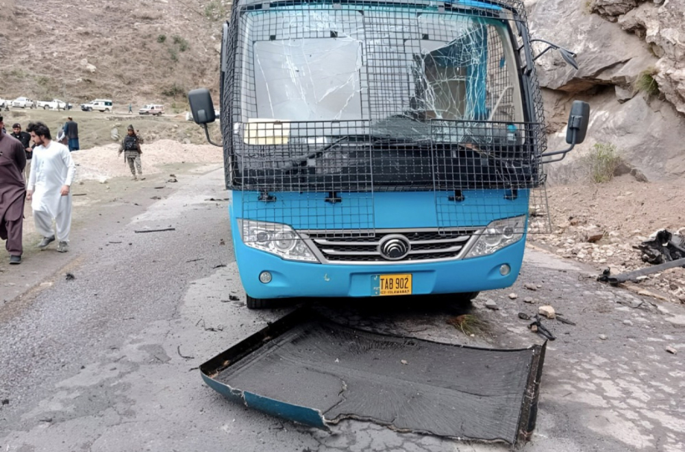 Autobus pun ljudi sleteo u provaliju: 17 poginulih
