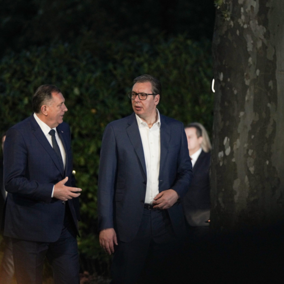 Ovo su tri Vučićeva pitanja silama koje su opsednute Srebrenicom