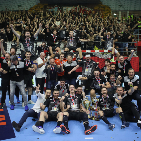 Ludnica u Novom Sadu – Partizan posle prekida i penala osvojio Kup! VIDEO
