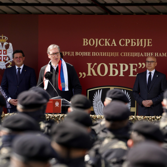 Vučić najavio povećanje plate VIDEO
