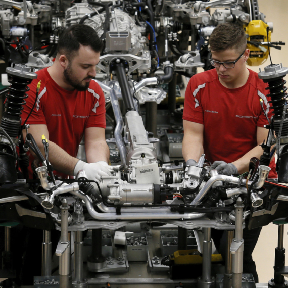 Egzistencijalna kriza: Nemačka auto-industrija ukida 225.000 radnih mesta