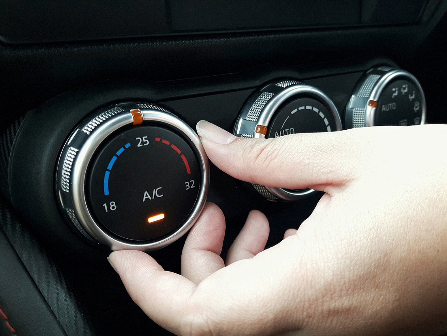 Ne krećite na put pre nego što proverite ove stvari na automobilu
