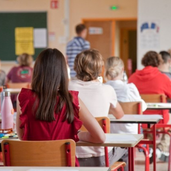The new school year starts today, 65,000 students start the first grade