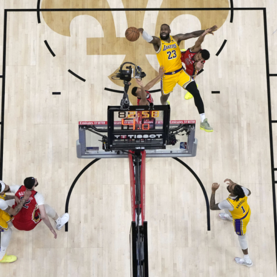 "Naoštreni" Lebron stiže na megdan Jokiću VIDEO