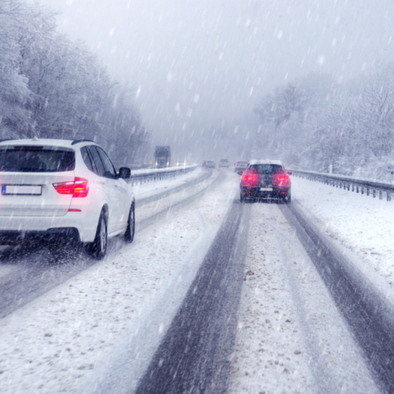 Ovih 12 stvari morate da imate u automobilu tokom zime