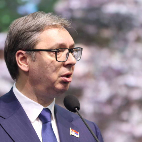 Vučić: Očekujemo 500 različitih novih oruđa za Vojsku Srbije