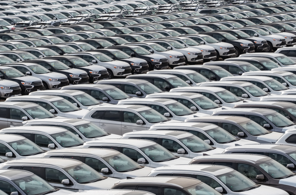 Hvataju se za glavu: Auto-kompanije bi 2025. mogle da plate milijarde evra kazni