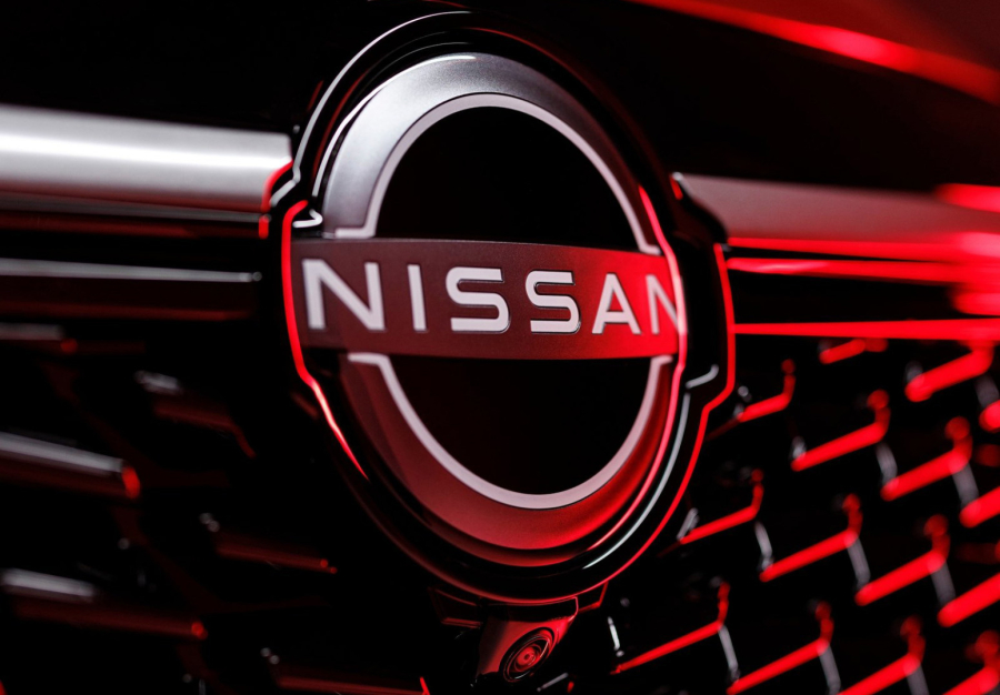 Toyota vreba iz drugog plana