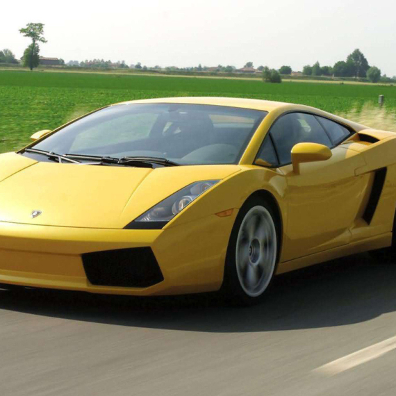 Proključala krv: Epilog svađe dvojice prodavca automobila – zapaljeni Lamborghini VIDEO