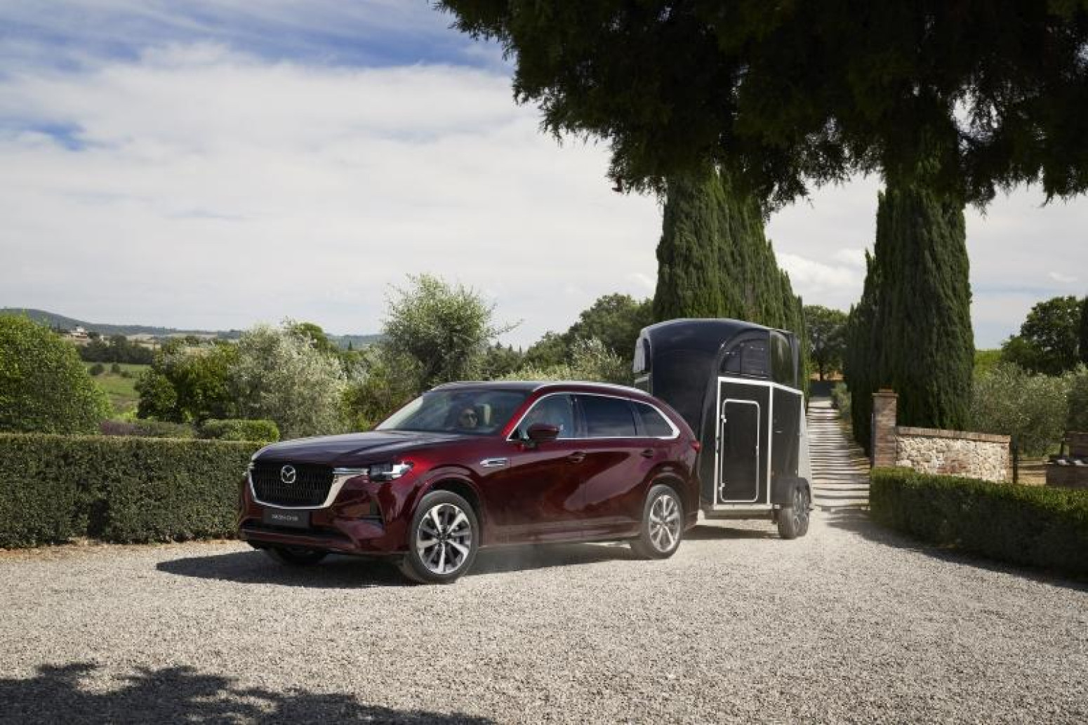 Debitovao novi Mazdin SUV: CX-80 ima pet metara i tri reda sedišta FOTO