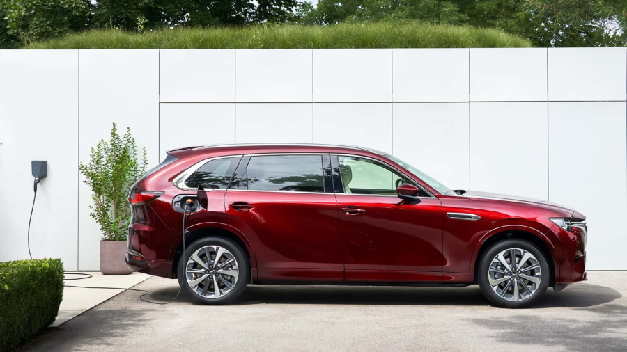 Debitovao novi Mazdin SUV: CX-80 ima pet metara i tri reda sedišta FOTO