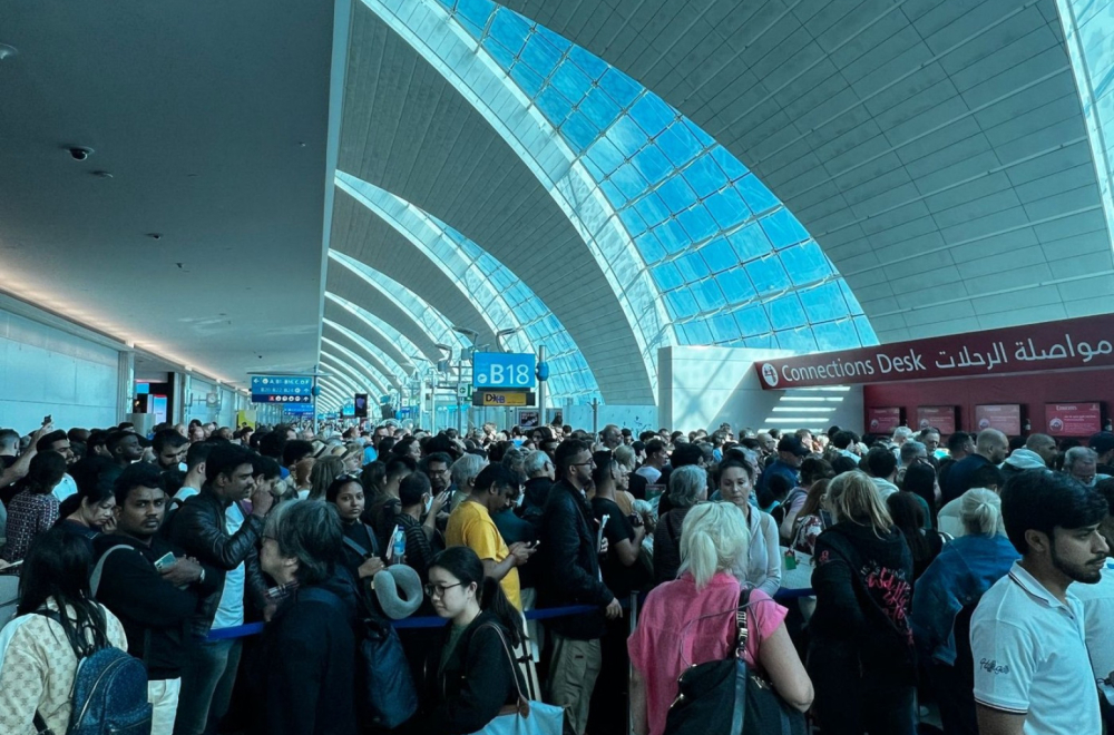 Totalni haos na aerodromima u Dubaiju; "Stisnuti smo poput životinja, ovo je opasno i nehumano" VIDEO