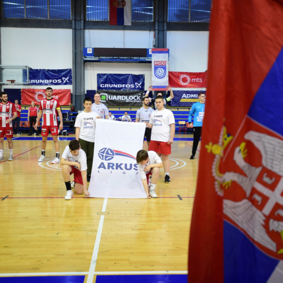 Zvezda o haosu u Leskovcu: "Povreda oka, hematom, edem, odvajanje retine..." VIDEO