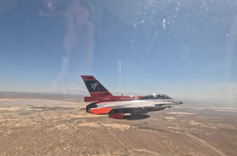 Okršaj u vazduhu: AI upravljao avionom u borbi protiv ljudskog pilota VIDEO