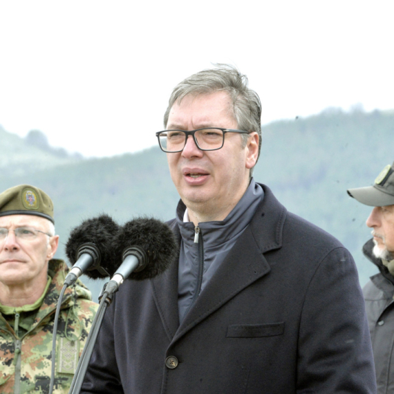 Vučić čestitao Dan Vojske Srbije: "Živela Vojska Srbije! Živela Srbija!"