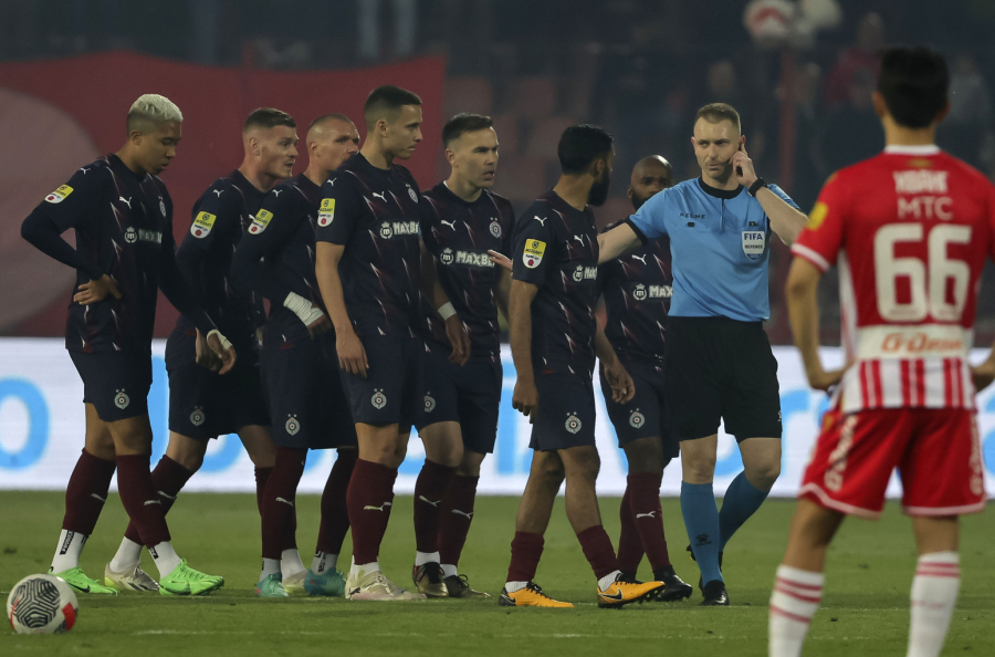 Zvezda sa penala do preokreta i +10 - Partizan sve dalje do titule