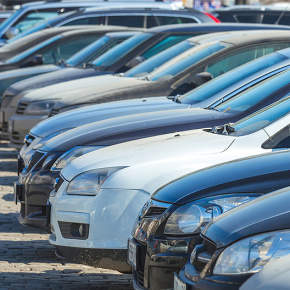Istraživanje: Srbi u proseku prelaze najmanje kilometara u Evropi vozeći jedan auto!