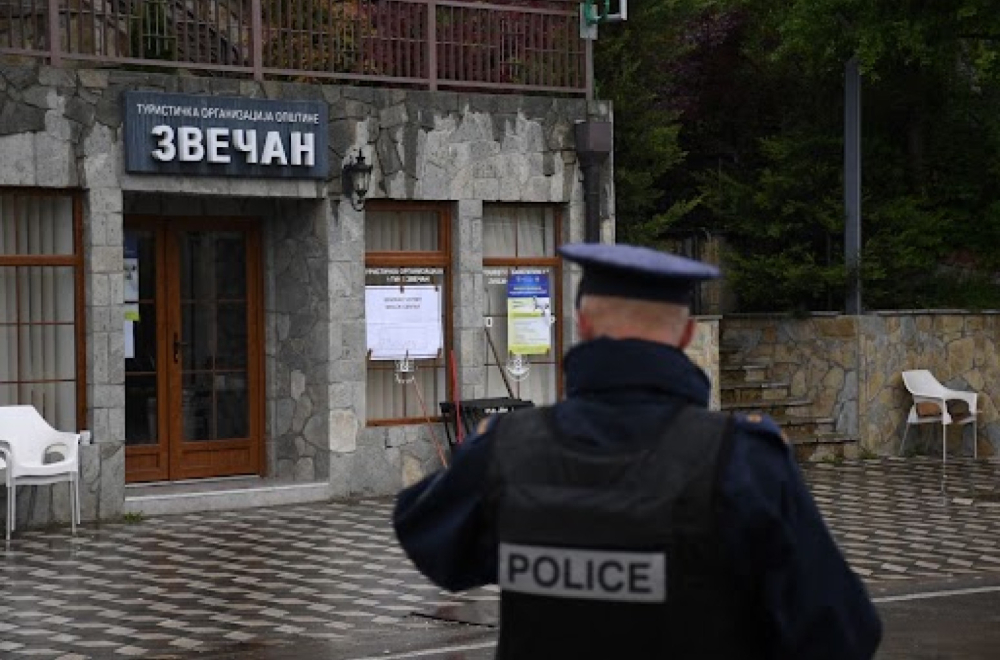 Referendum na severu KiM: Policija nadgleda biračka mesta, postavljene kamere, tu je i oklopno vozilo FOTO