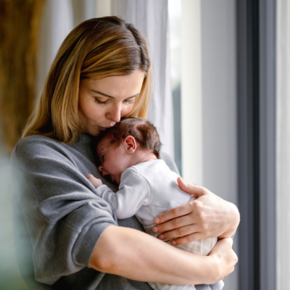 Ne možete da uspavate bebu? Za ovu metodu vam treba  samo 13 minuta i spavaće kao anđeo