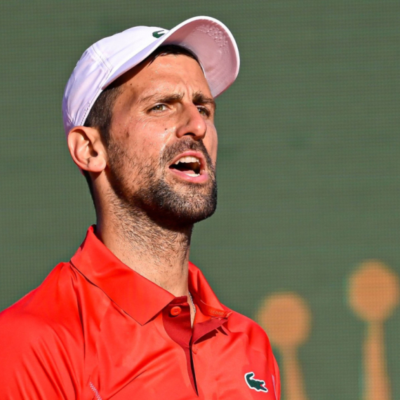 Novak na El Klasiku, dobio dres Reala FOTO