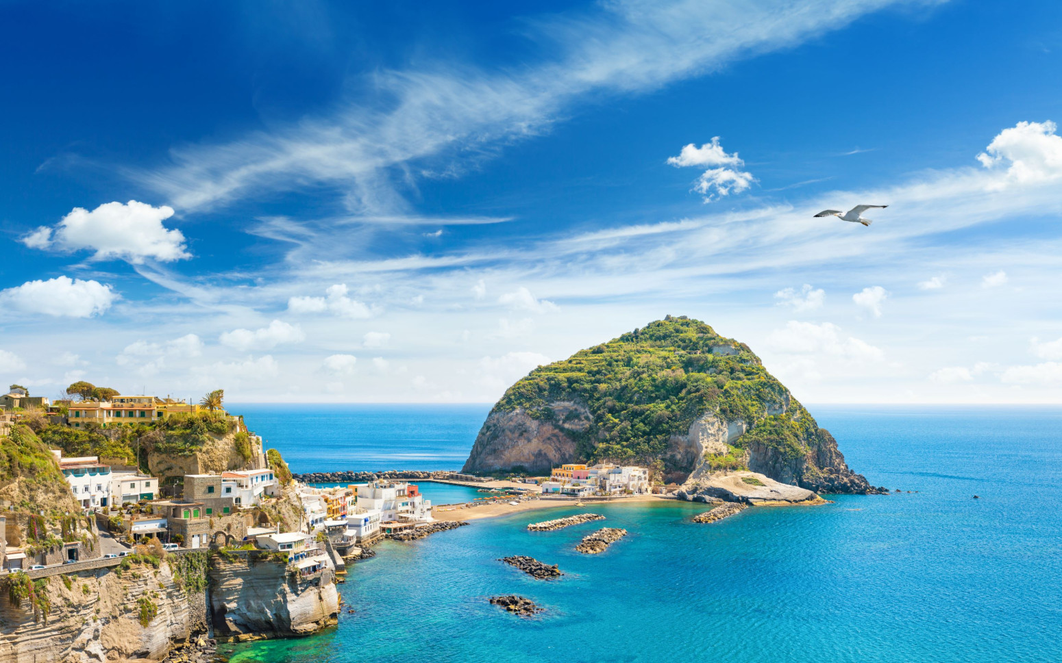 Ovo ostrvo je najbolje čuvana tajna Italije: Jeftinija alternativa Amalfi obali FOTO