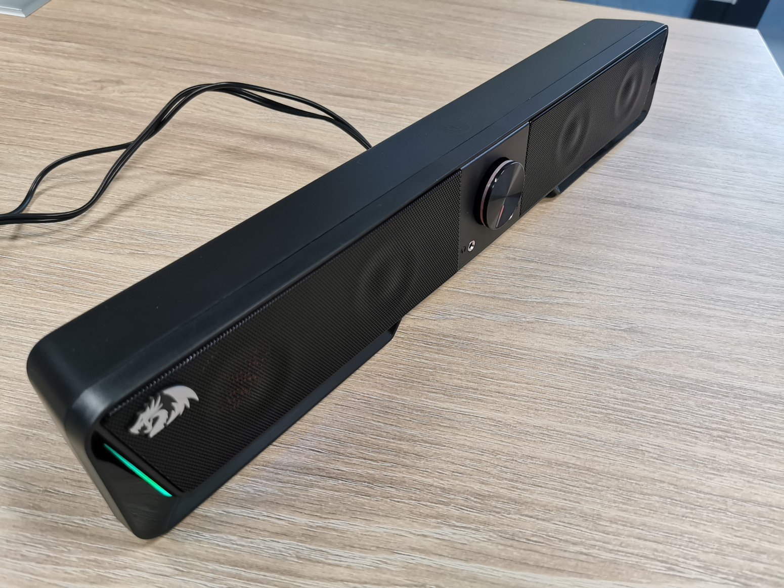 Zanimljiv soundbar zvučnik: Redragon Darknets