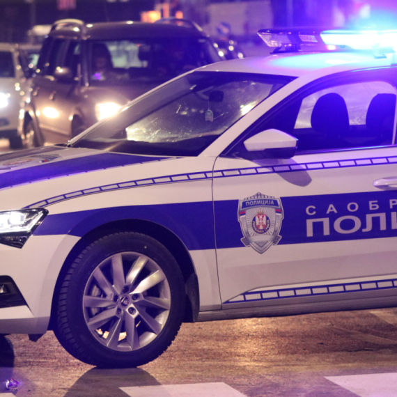 Masovna tuča u Novom Sadu: Palili baklje za nastradalog druga, pa prebili sugrađanina – ima povređenih