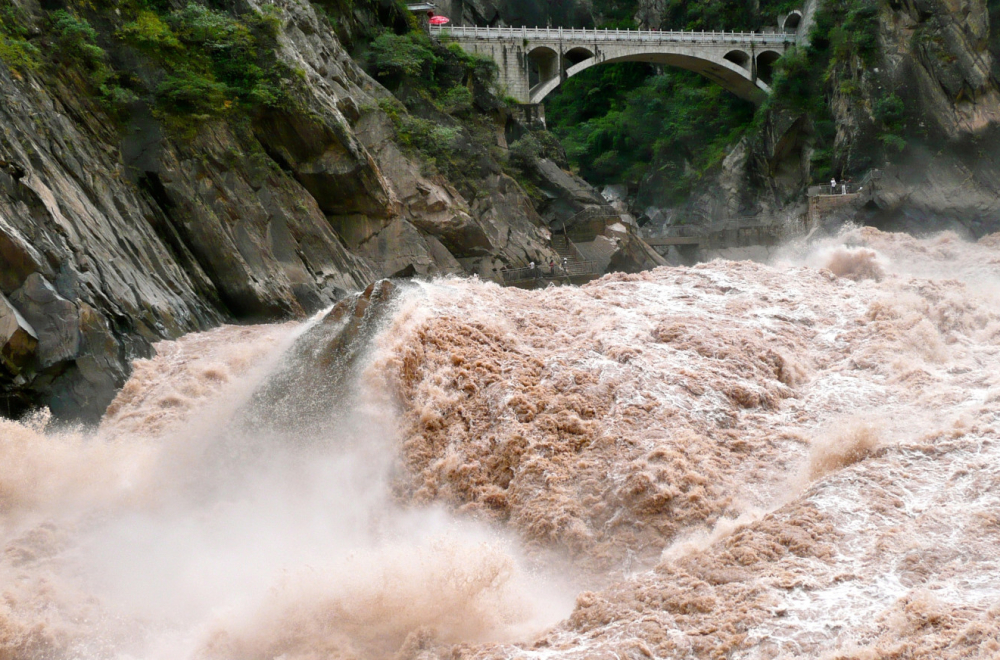 This is seen once in a century; There are dead - terrible footage VIDEO